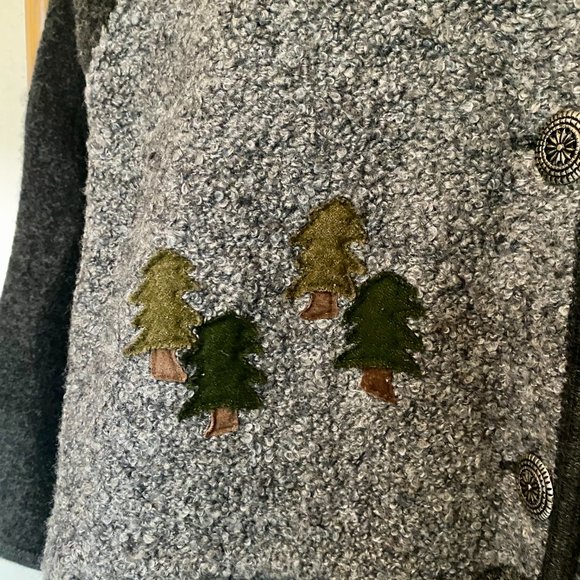 Winter Scene Wool Sweater Jacket | Gaddy Collection Hand Framed - Picture 4 of 11